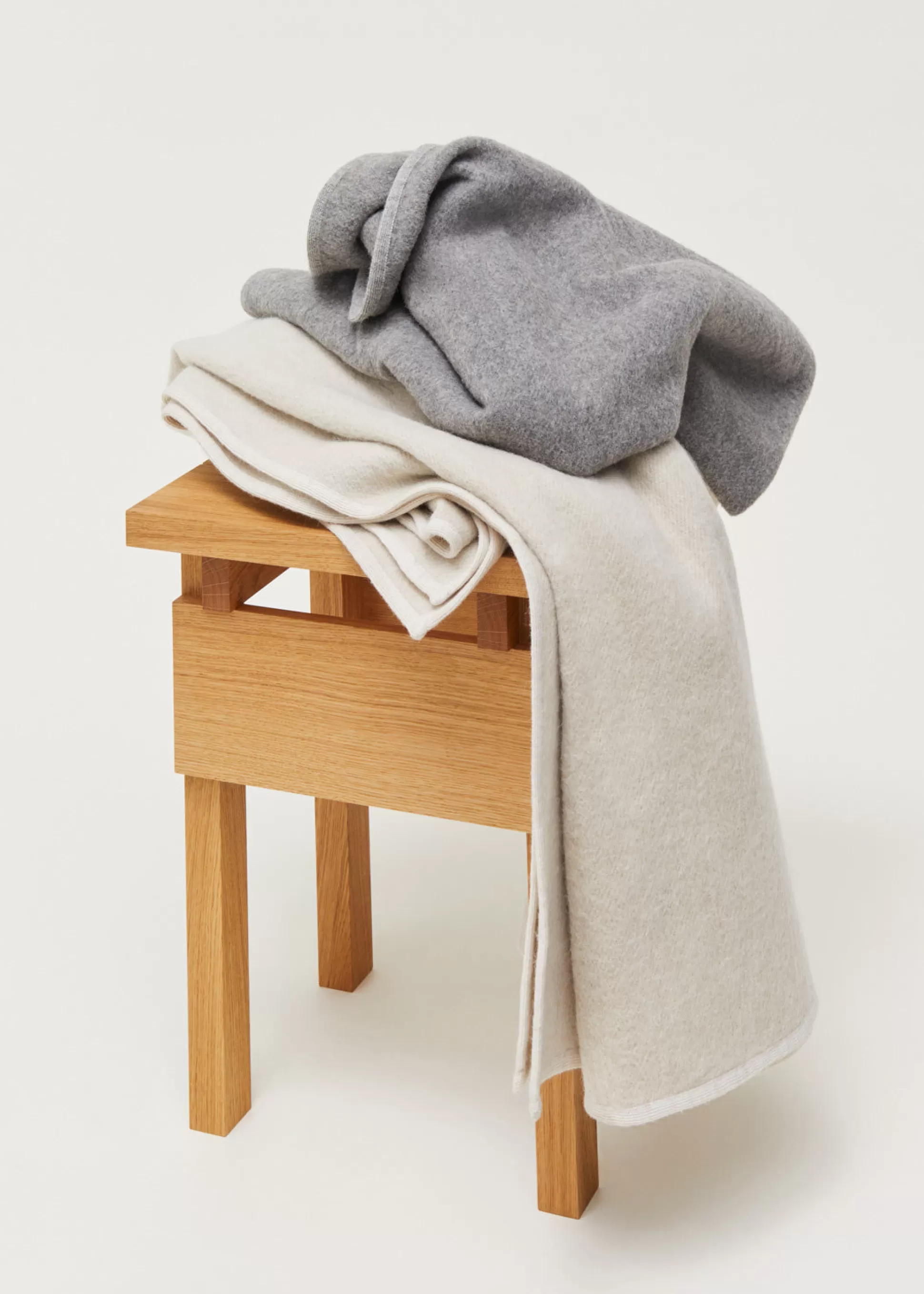 aiayu Plaider<Edvin wool throw Pure Grey