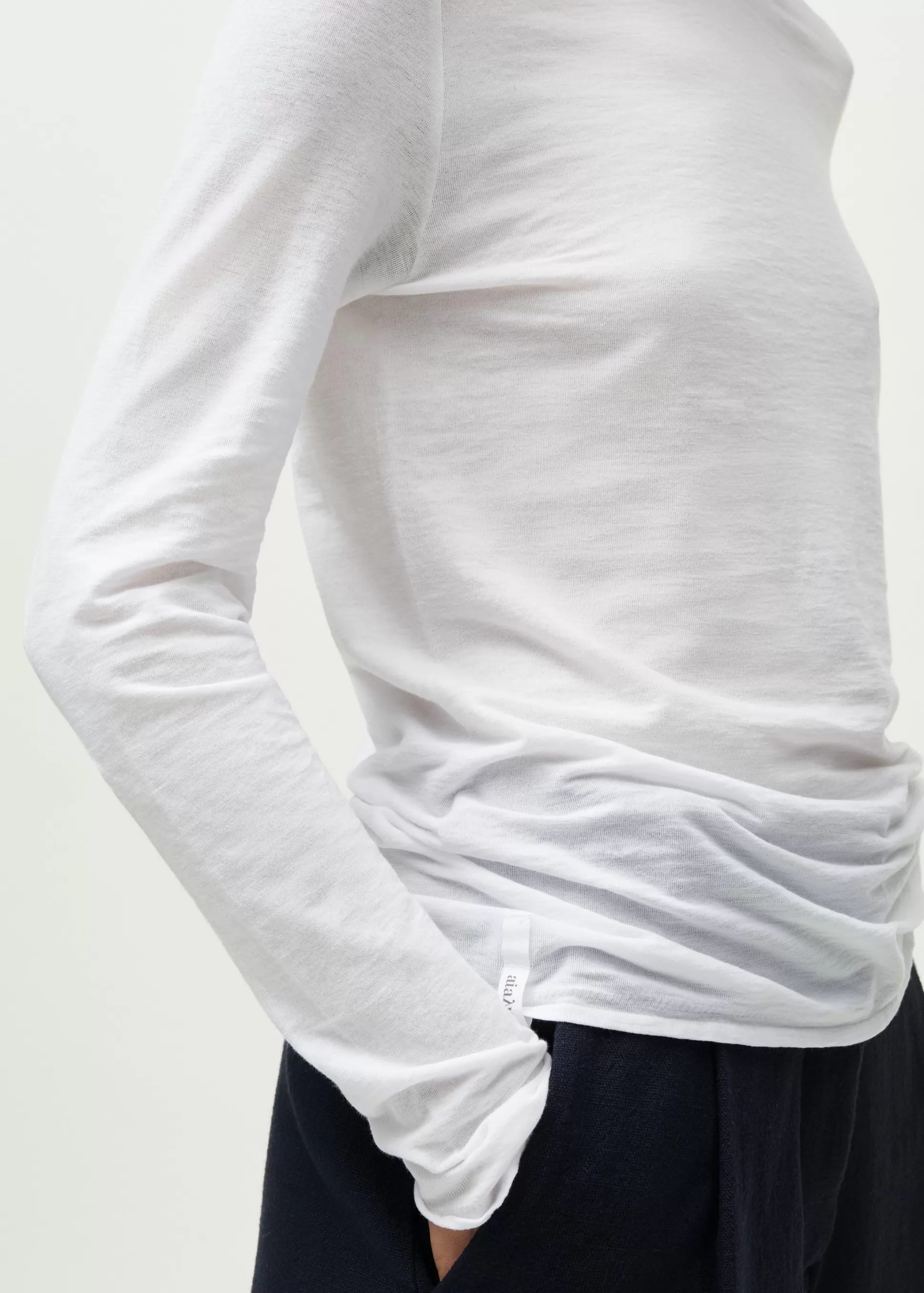 aiayu Bluser<Gentle cashmere long sleeve White