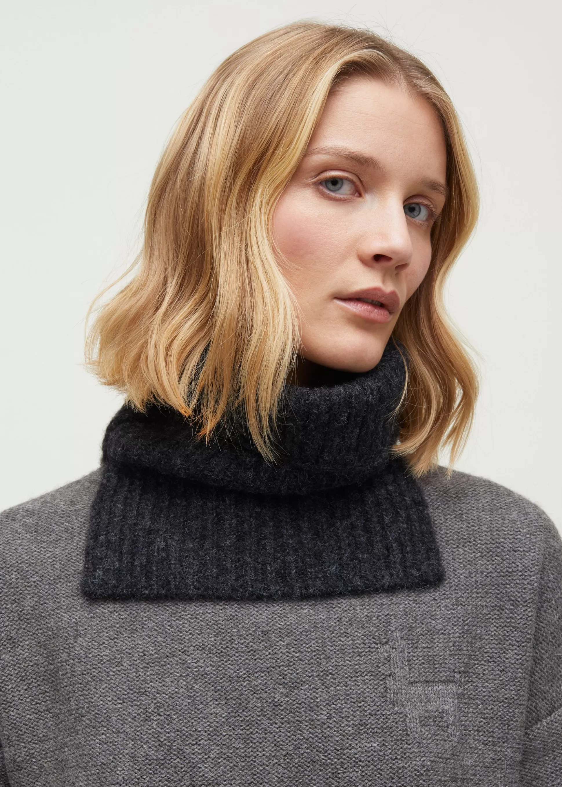 aiayu Tørklæder<Nellie neck warmer Pure Dark Grey