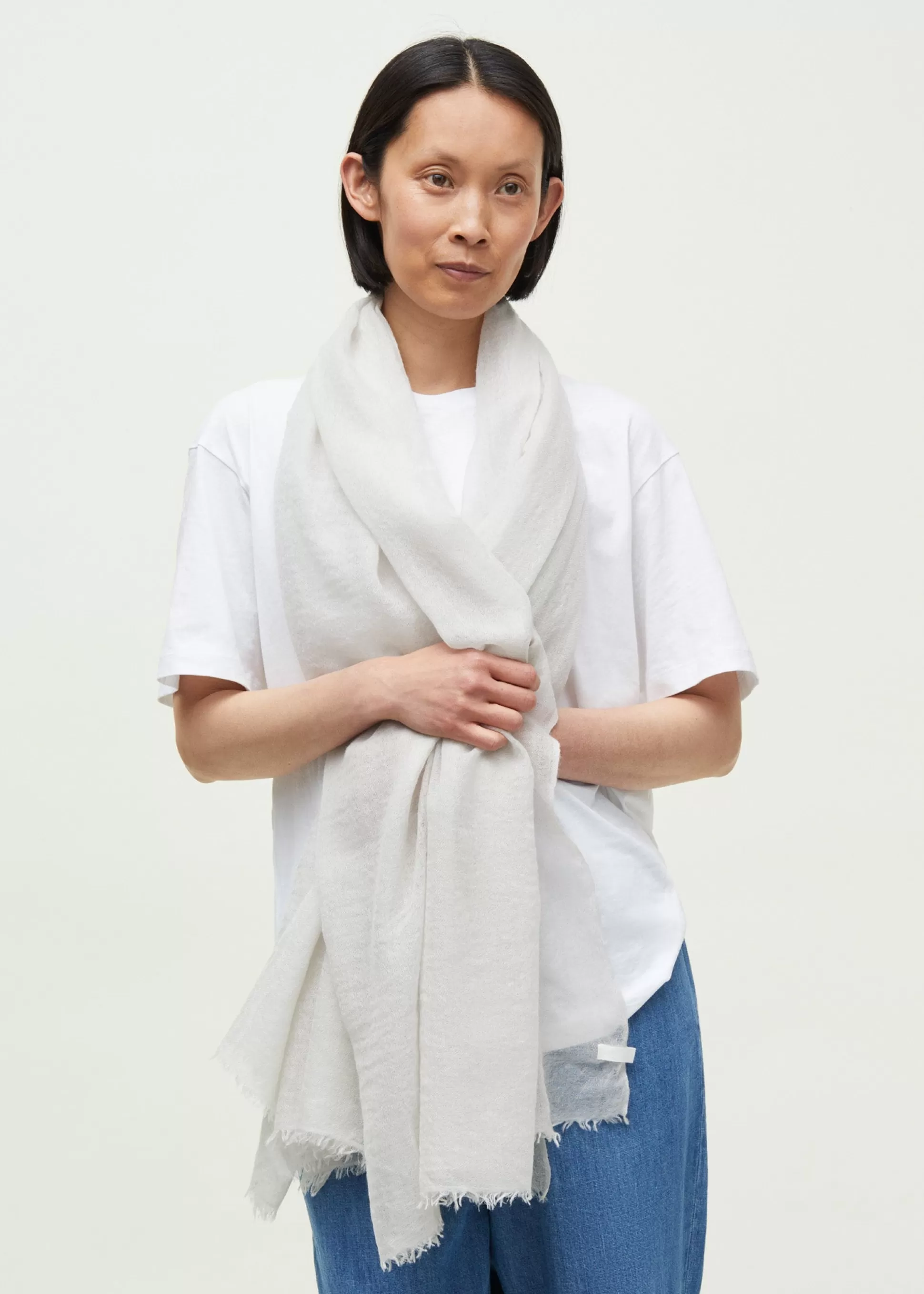 aiayu Tørklæder<Poon scarf - pure cashmere Salt