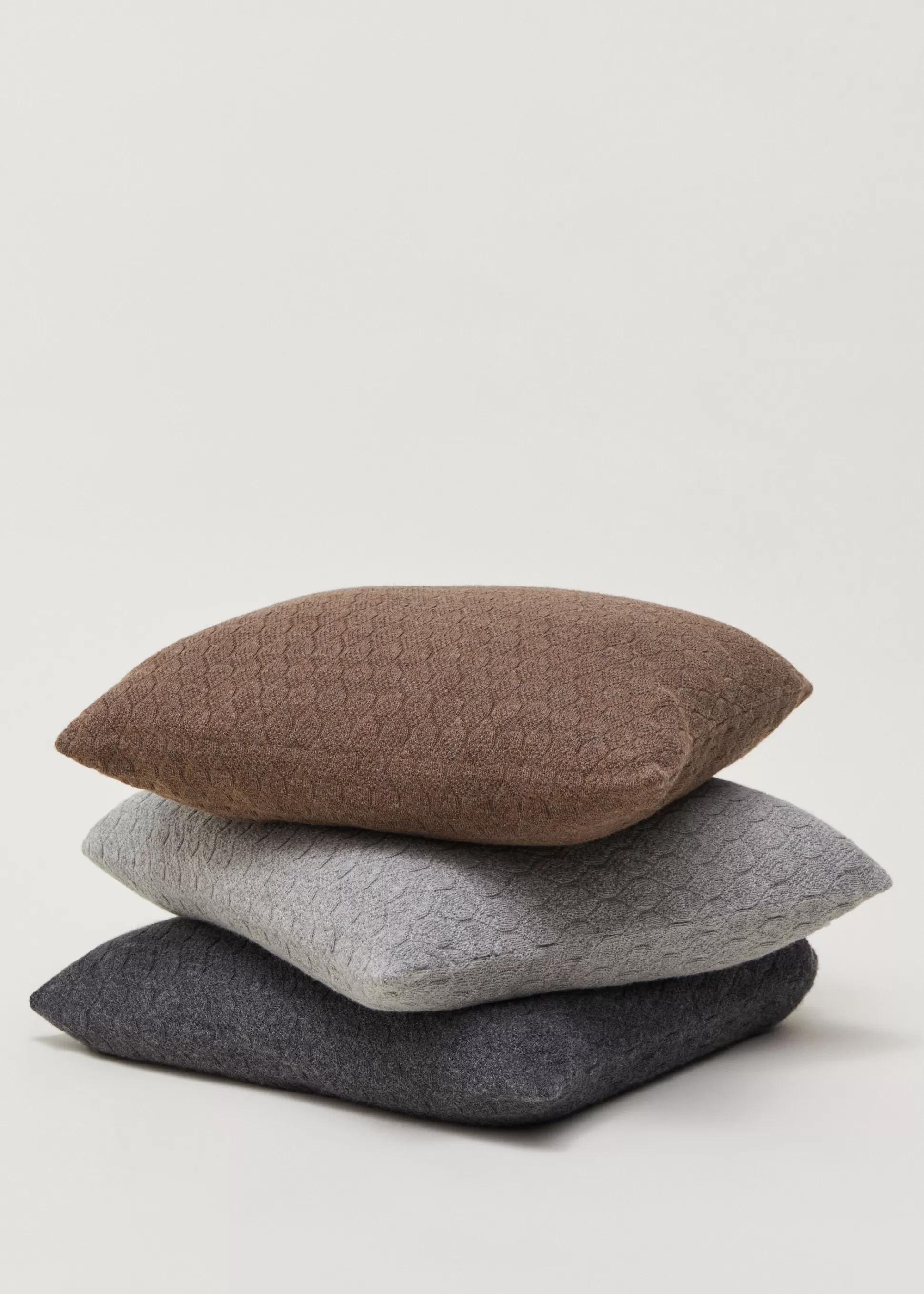 aiayu Puder<Raul llama wool pillow - 50x50 Brownie