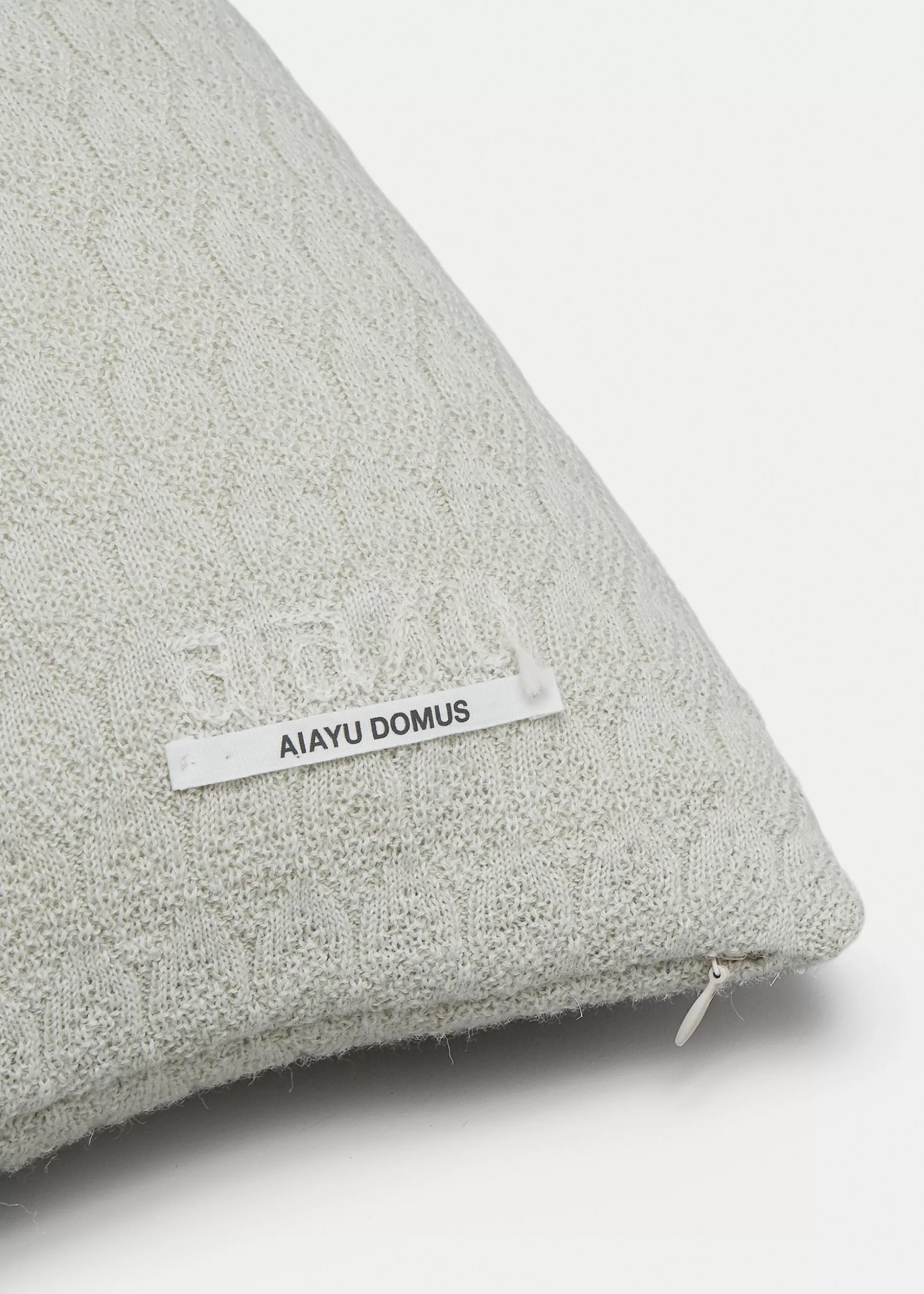 aiayu Puder<Raul llama wool pillow - 50x50 Cabbage