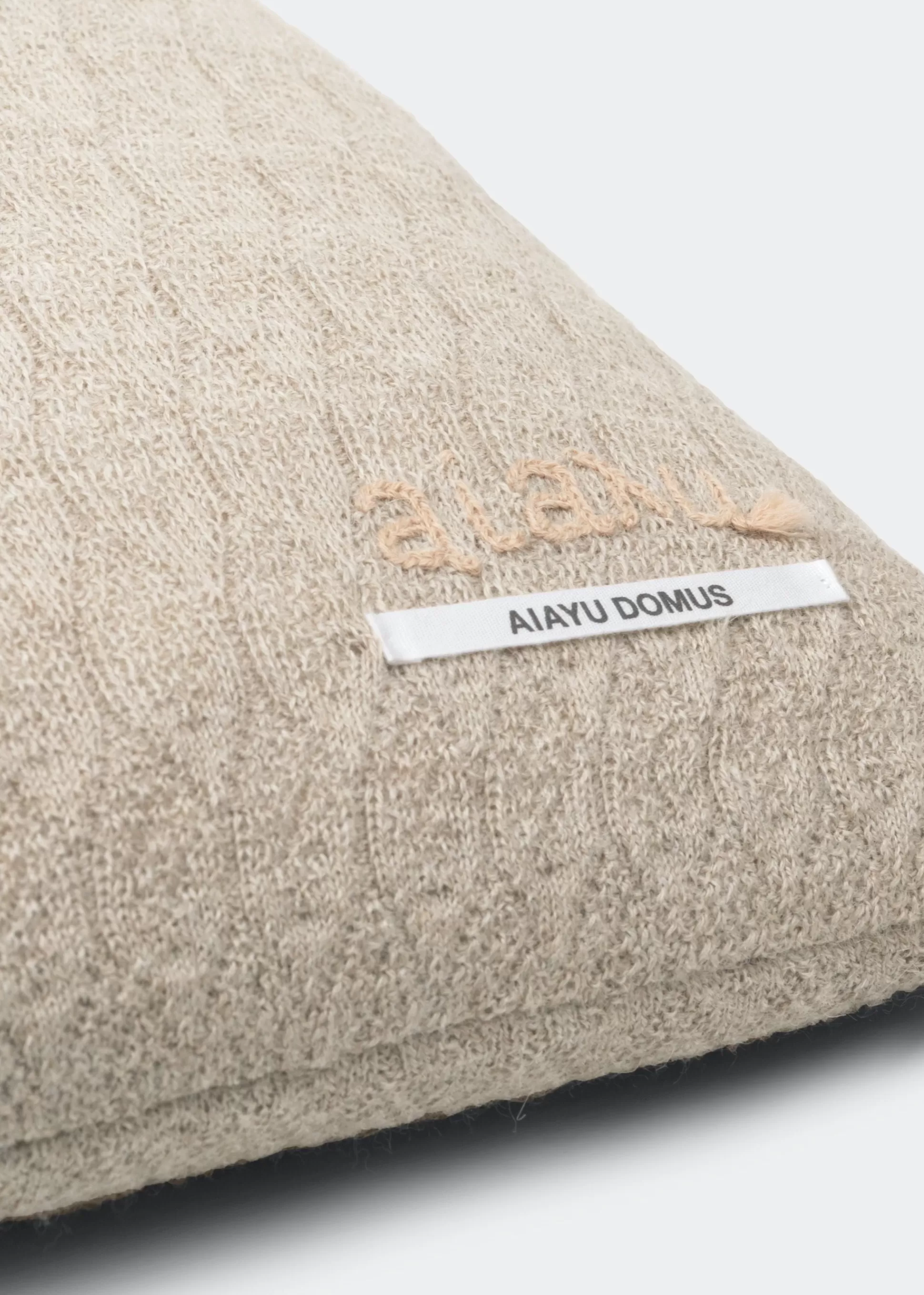 aiayu Puder<Raul llama wool pillow - 50x50 Wheat
